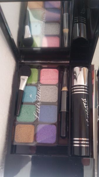 Kit Maquiagem 8 cores com blush